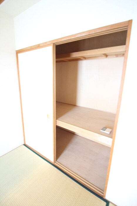 物件内観写真15　(収納)