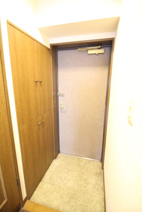 物件内観写真16　(玄関)