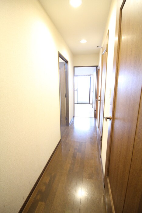 物件内観写真18　(廊下)
