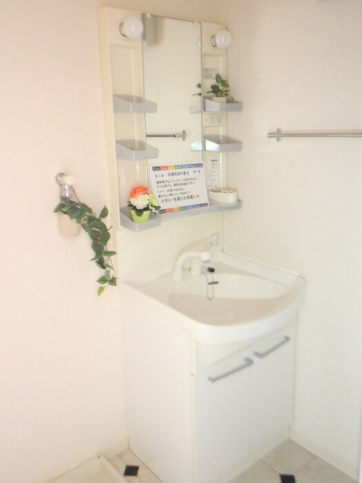 物件内観写真11　(洗面)