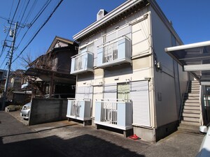 メ－プルハイツ外観写真