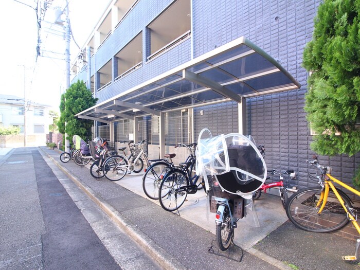 物件外観写真5　(駐輪場)
