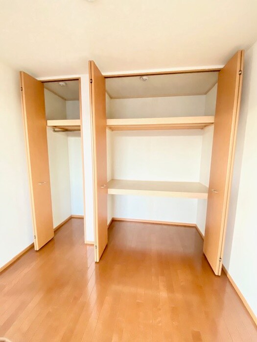 物件内観写真12　(収納)