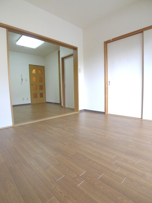 物件内観写真4　(居室)