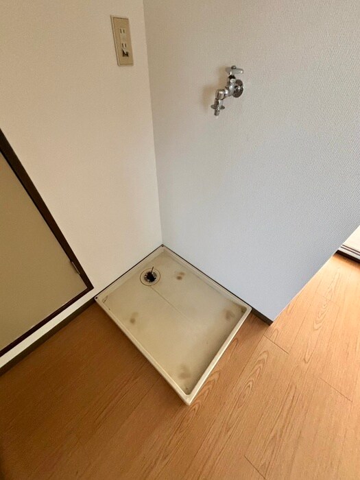 物件内観写真15　(洗濯機置場)