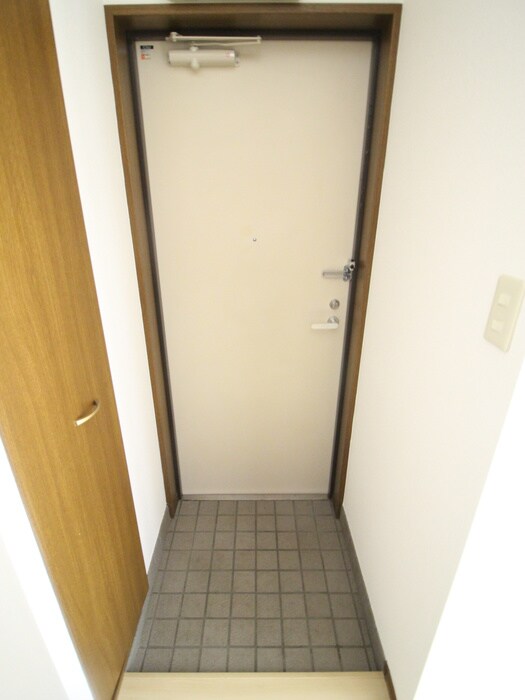 物件内観写真15　(玄関)