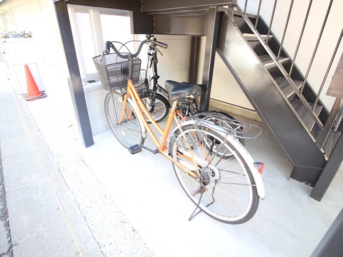 物件外観写真3　(駐輪場)