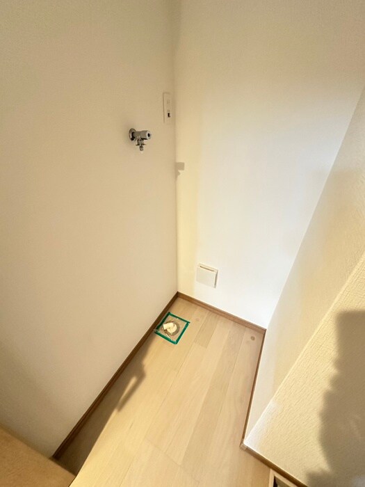 物件内観写真6　(洗濯機置場)