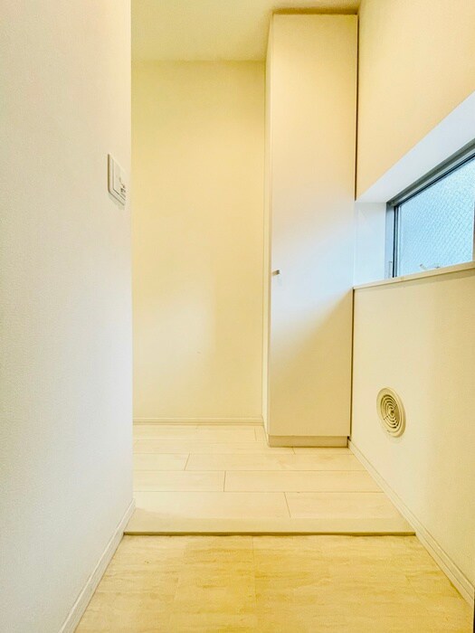 物件内観写真17　(玄関)