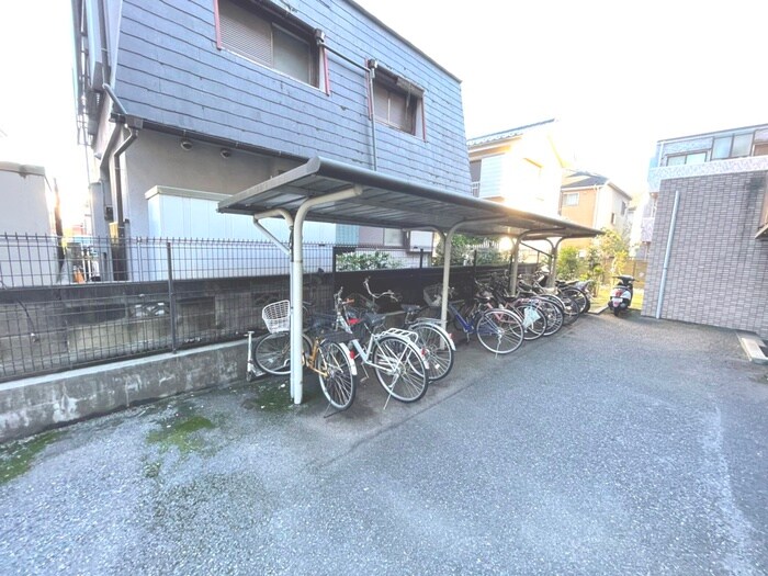 物件外観写真5　(駐輪場)
