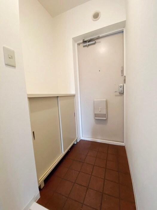 物件内観写真11　(玄関)