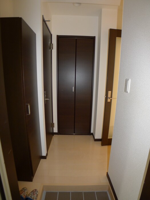 物件内観写真9　(玄関)