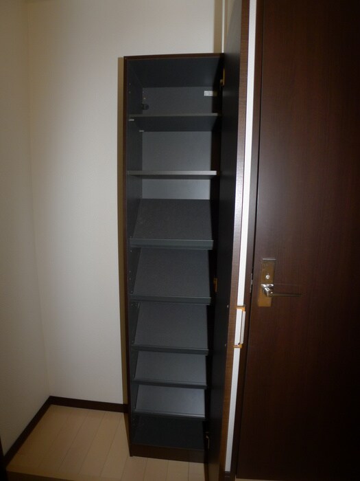 物件内観写真18　(靴箱)