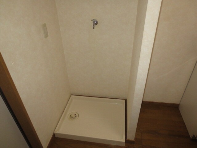 物件内観写真13　(洗濯機置場)