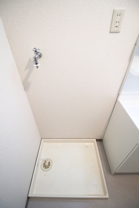 物件内観写真9　(洗濯機置場)