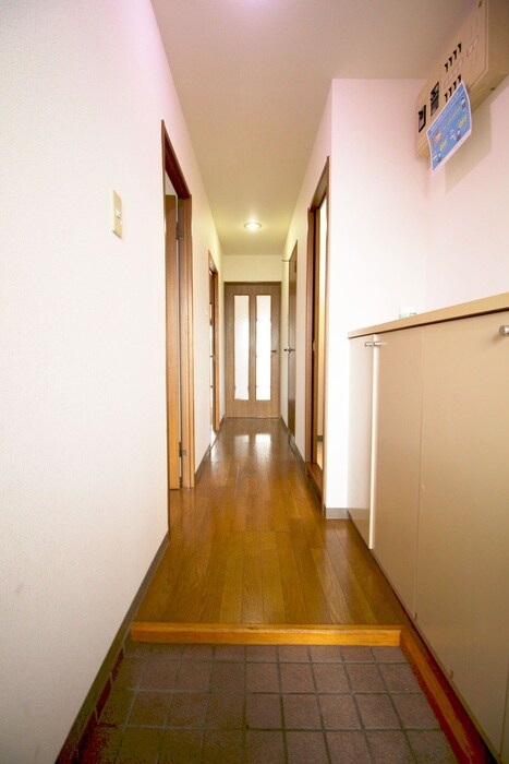 物件内観写真13　(玄関)