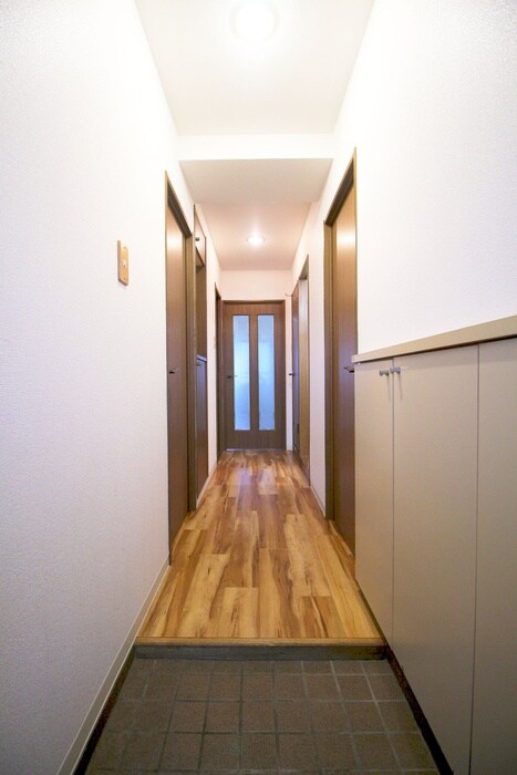 物件内観写真13　(玄関)