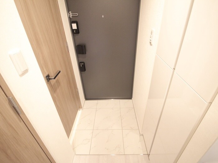 物件内観写真21　(玄関)