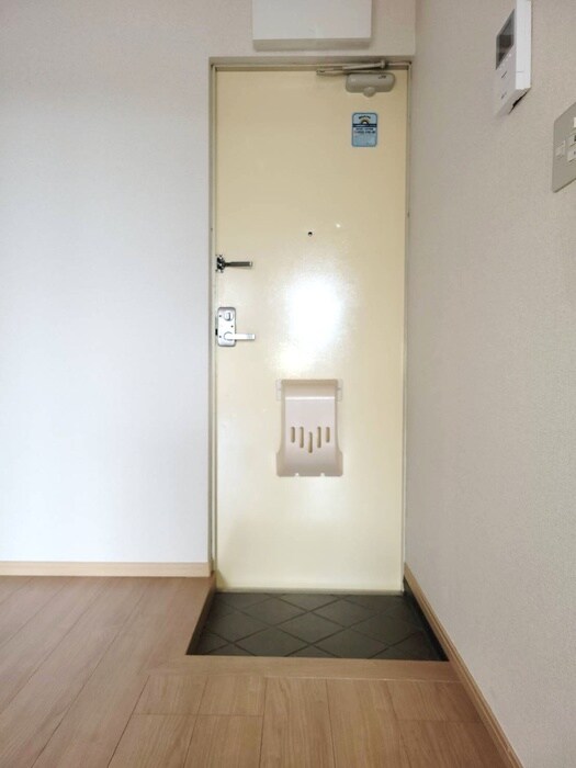 物件内観写真17　(玄関)