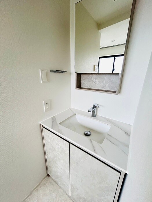 物件内観写真12　(洗面)