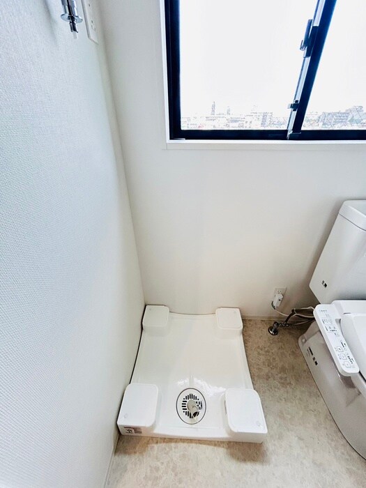 物件内観写真13　(洗濯機置場)