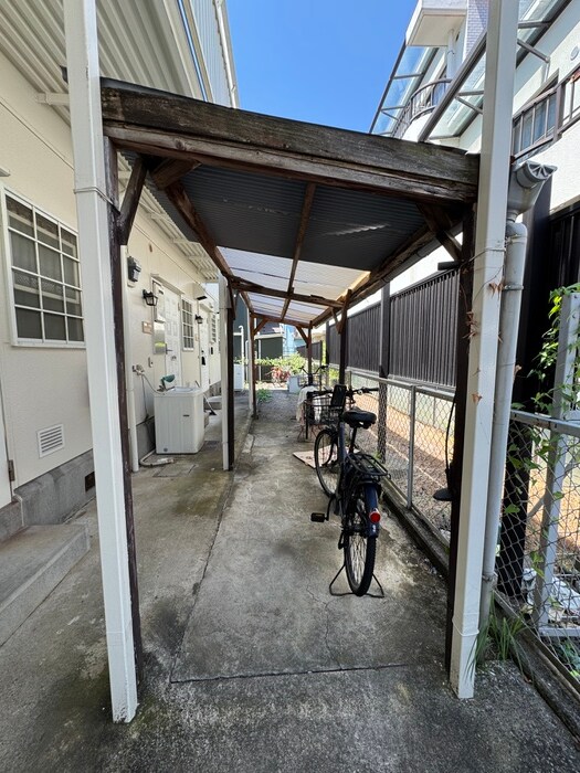 物件外観写真5　(駐輪場)