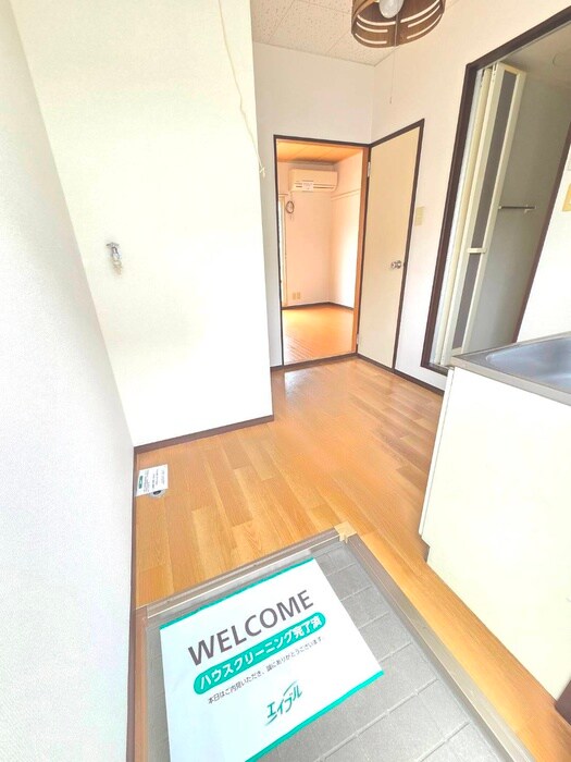 物件内観写真16　(玄関)