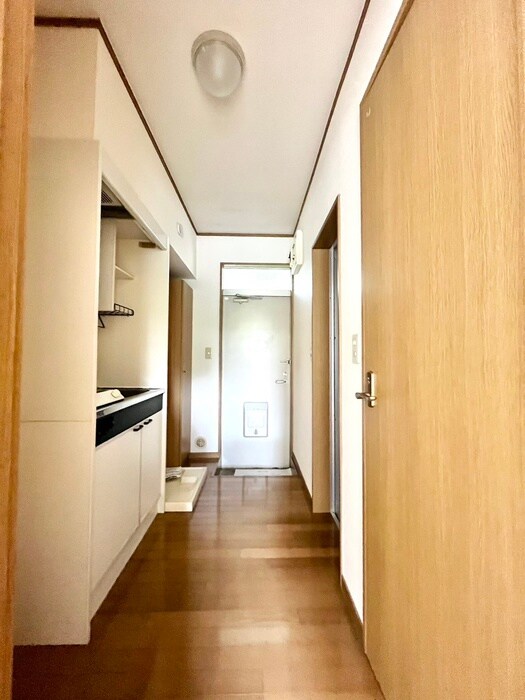 物件内観写真13　(玄関)