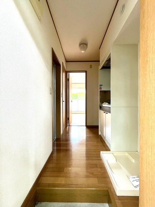 物件内観写真18　(廊下)