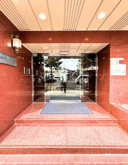 エンゼルイン大森（２０５）のエントランス部分