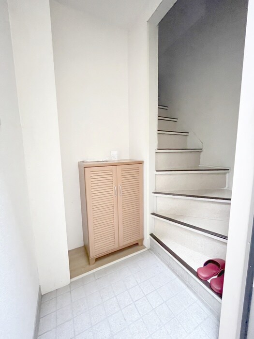 物件内観写真16　(玄関)