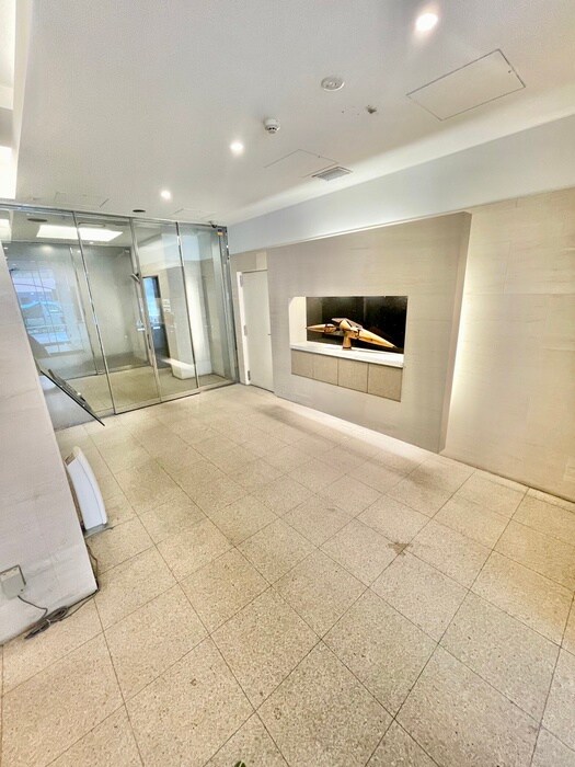 物件外観写真4　(エントランス部分)