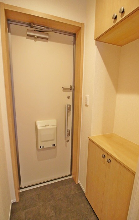 物件内観写真18　(玄関)