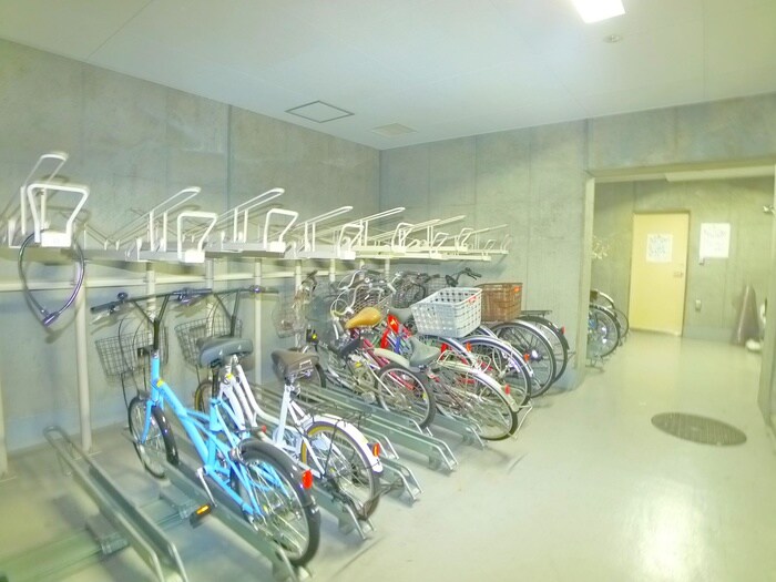 物件外観写真5　(駐輪場)