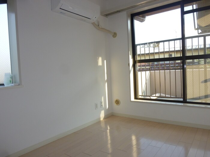 物件内観写真11　(居室)