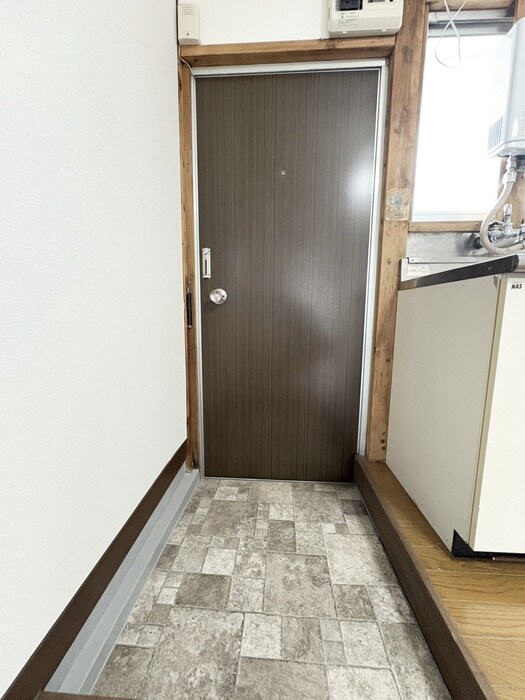 物件内観写真13　(玄関)
