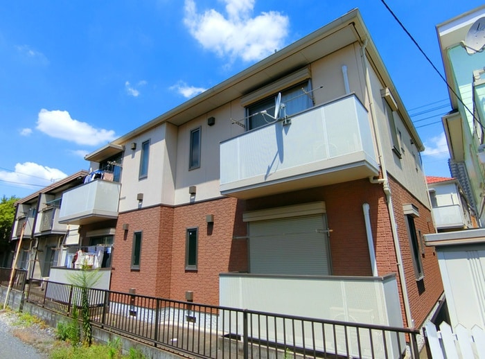 物件外観写真4　(エントランス部分)