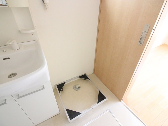 物件内観写真14　(洗濯機置場)