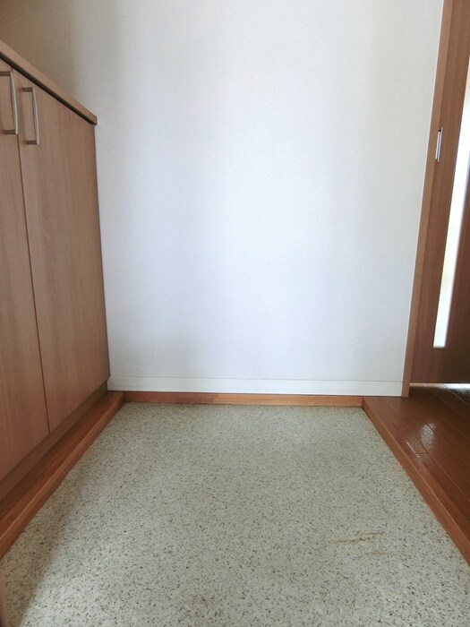 物件内観写真17　(玄関)