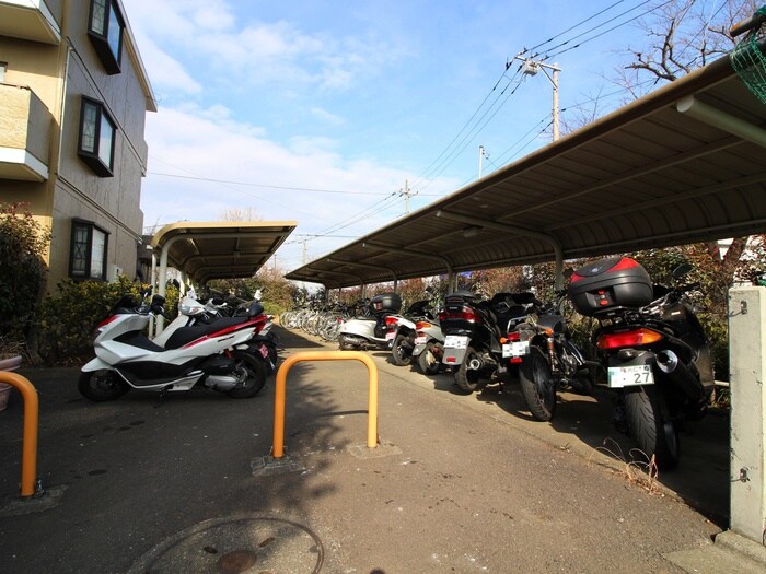 物件外観写真5　(駐輪場)