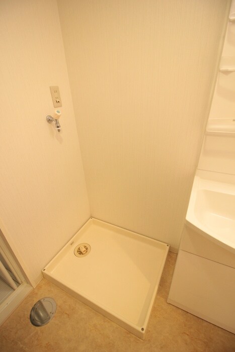 物件内観写真12　(洗濯機置場)