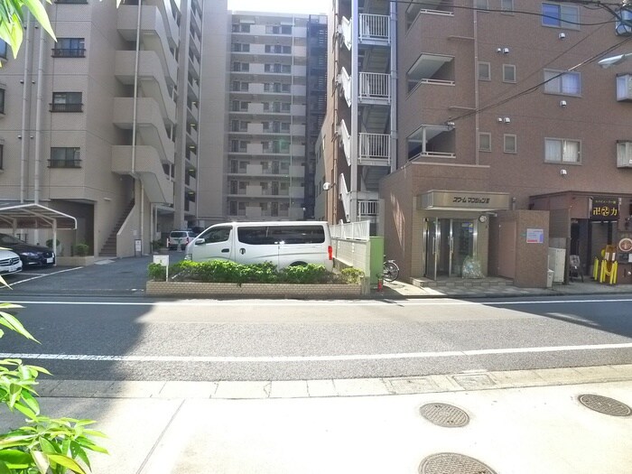 物件内観写真22　(室内からの展望)