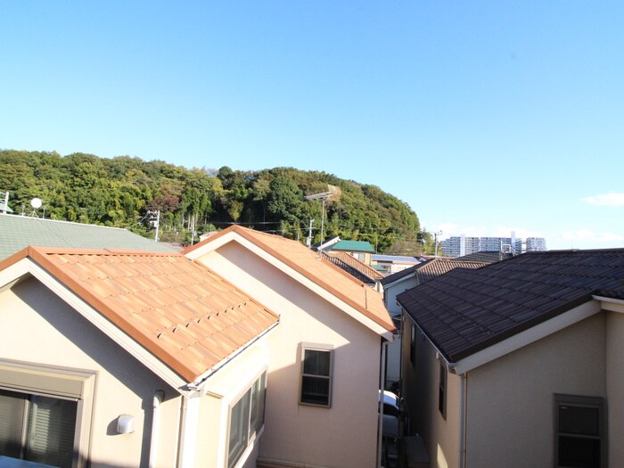 物件内観写真17　(室内からの展望)