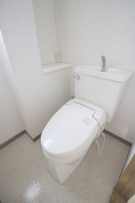 物件内観写真8　(トイレ)