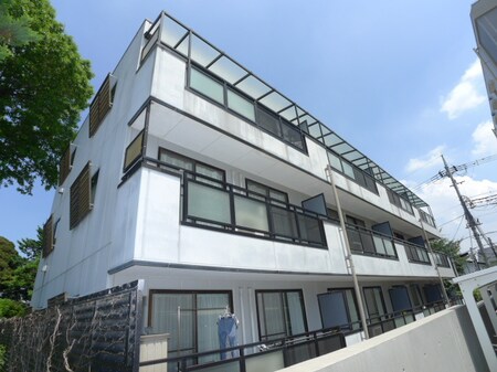 イ－スト秀和外観写真