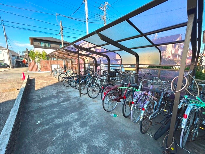 物件外観写真3　(駐輪場)