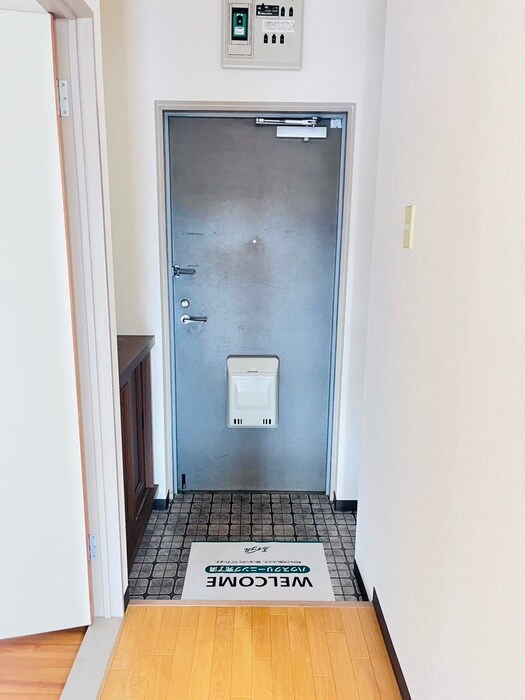 物件内観写真16　(玄関)