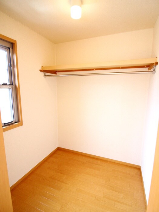 物件内観写真9　(収納)