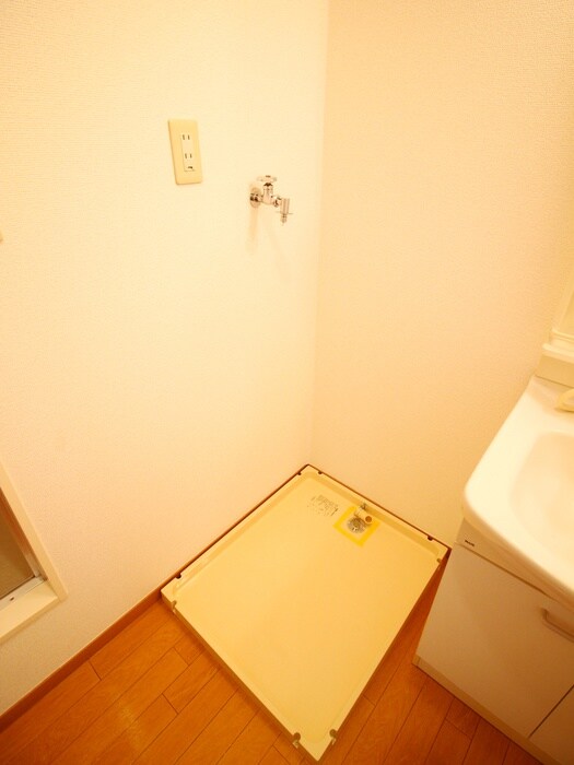 物件内観写真20　(洗濯機置場)