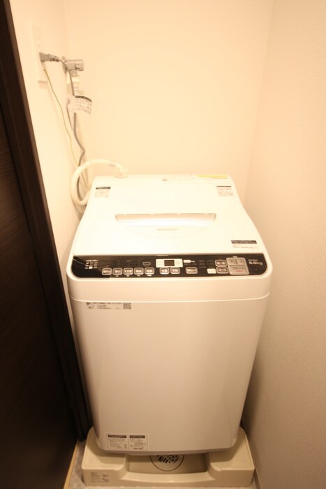 物件内観写真13　(洗濯機置場)